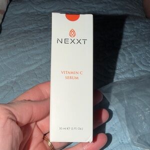 Nexx Vitamin C Serum - Cream and Orange